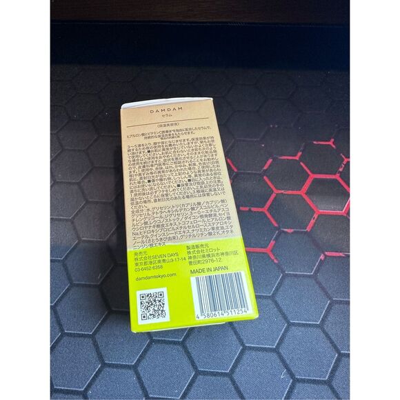 DAMDAM Tokyo Citrus Glow Vitamin C & Hyaluronic Acid Serum 30ml - Picture 2 of 5